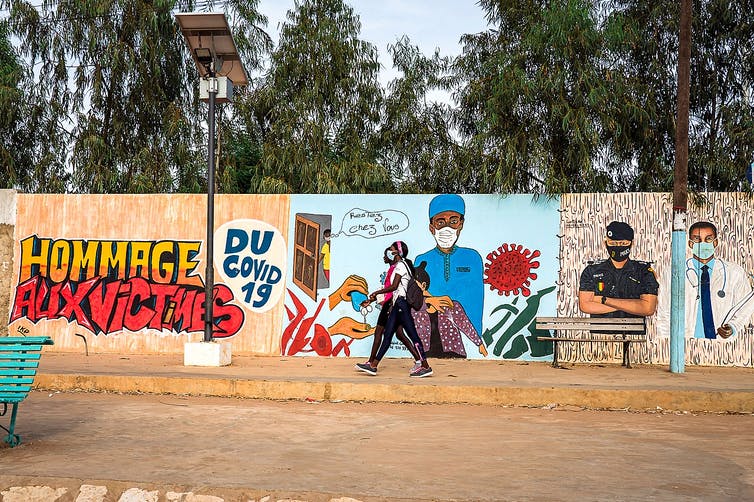 Graffiti hommage aux victimes de la Covid-19 à Mbour (Sénégal)